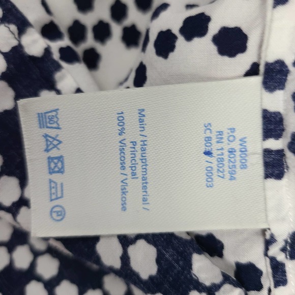 Boden Maya Top Contrast Print  VNeck White Navy - Picture 12 of 12